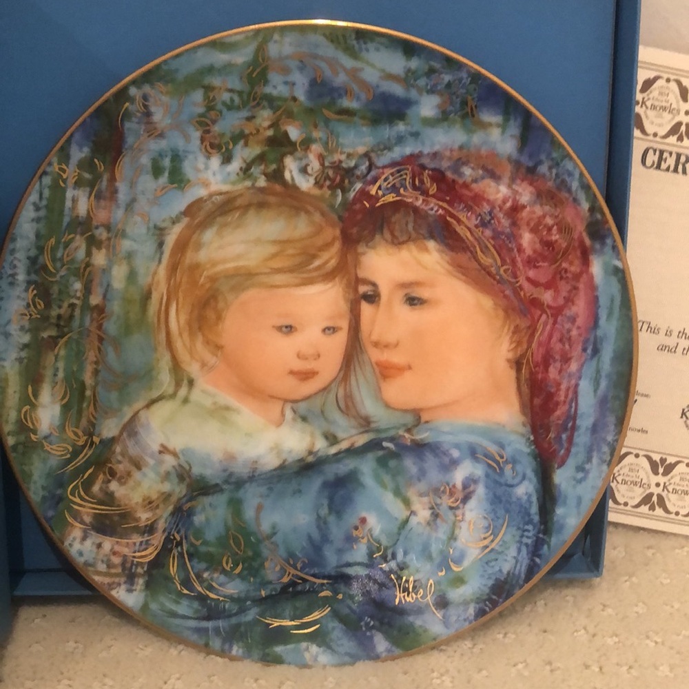Edna Hibel Mother’s Day plate